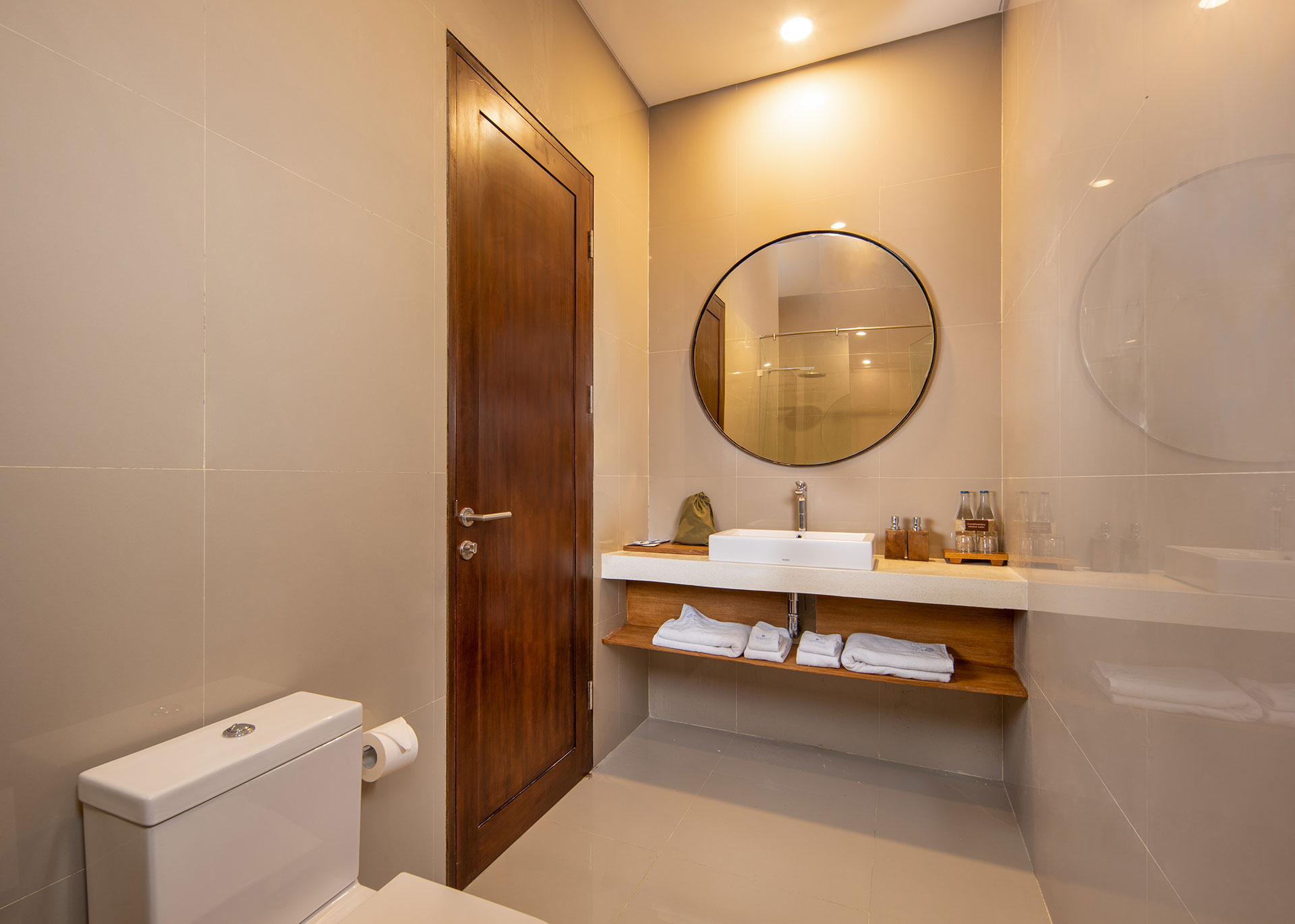 Agrapana Beach Villa - Two Bedroom Guest Bathroom