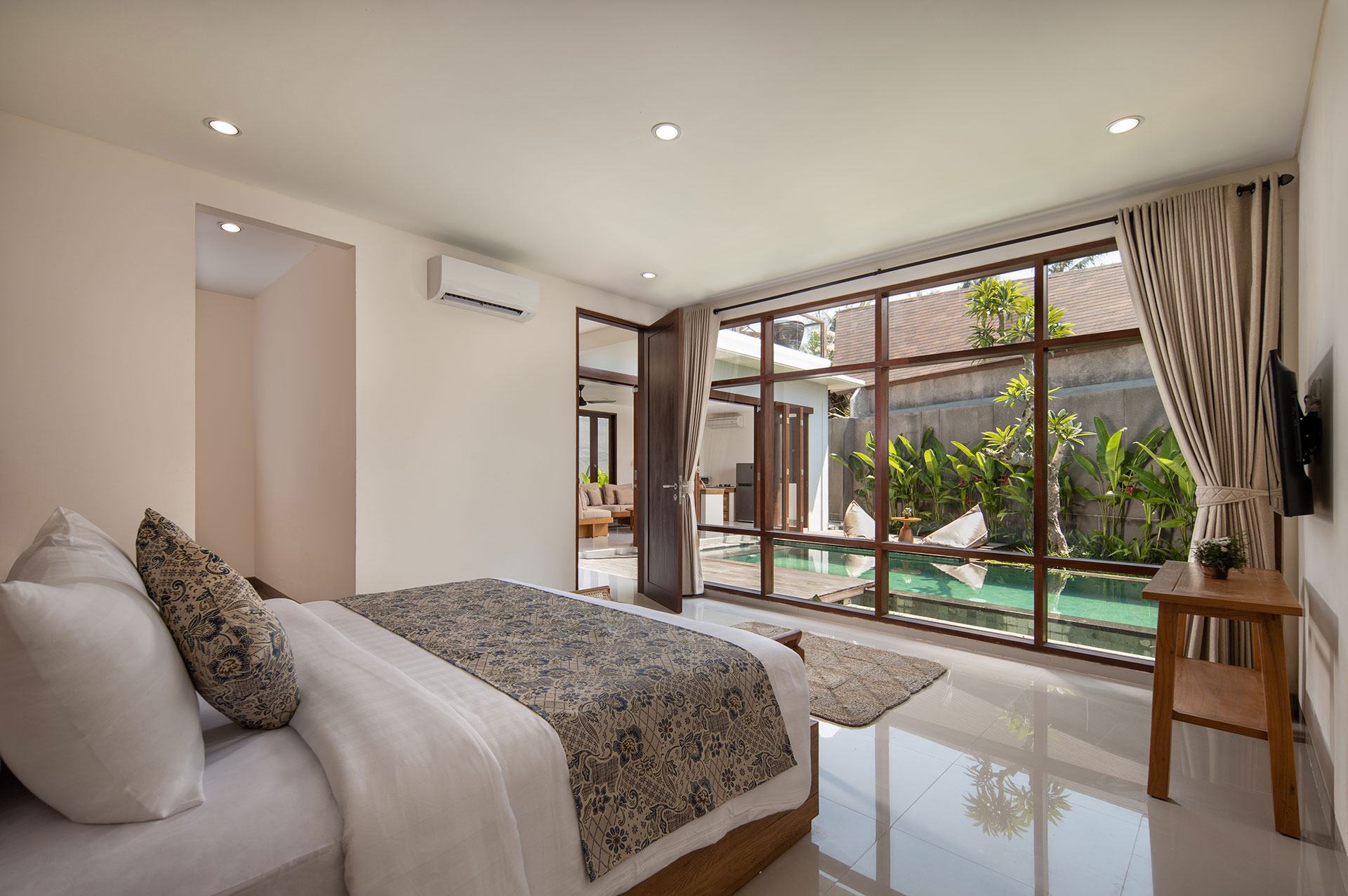 Agrapana Beach Villa - Two Bedroom Master Bed